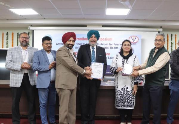 Dr. M.S. Bal and Dr. Alveena Gnai won the Best Oral Presentation Award